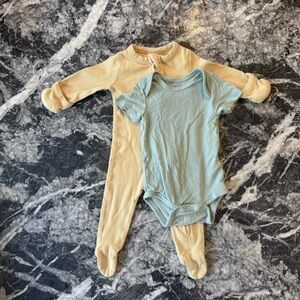 Kate Quinn + Kyte Baby - Newborn Footie and Bodysuit Onesie Bundle